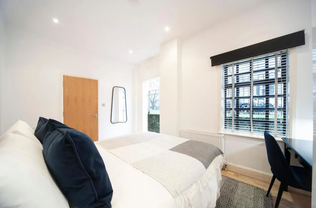 Apartment Spacious & Unique Flat In Hoxton - 2 Bed London