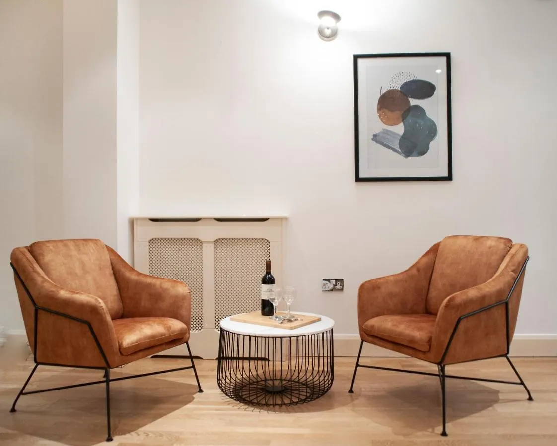 Spacious & Unique Flat In Hoxton - 2 Bed London 0*,  United Kingdom