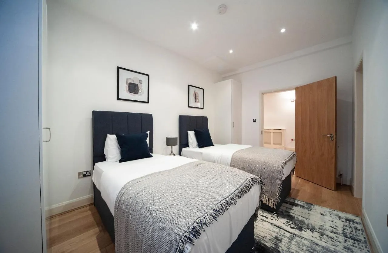 Apartment Spacious & Unique Flat In Hoxton - 2 Bed London