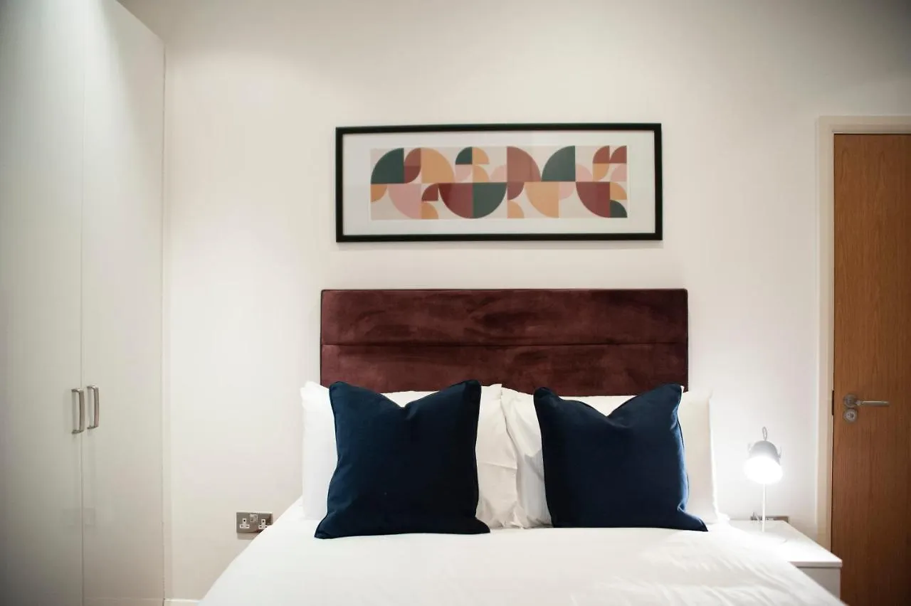 Spacious & Unique Flat In Hoxton - 2 Bed London 0*,  United Kingdom